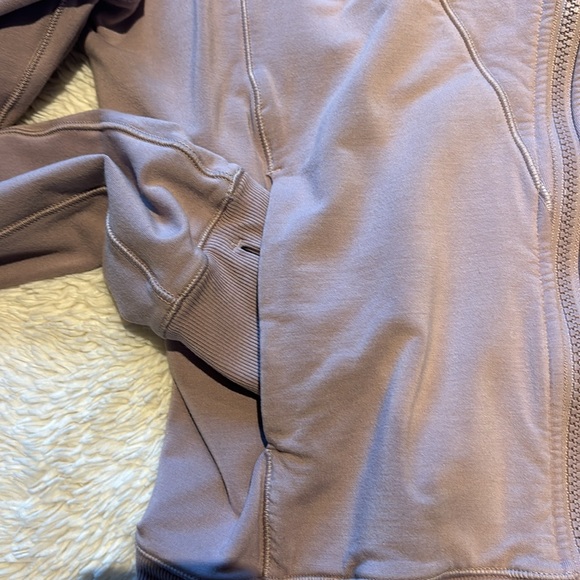 Lululemon cross zip up size 6 barely worn - Picture 4 of 8